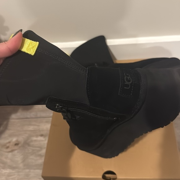 Ugg Classic Dipper Platform Boot - Picture 8 of 11